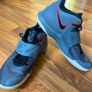 Nike Kyrie Irving Flytrap III 3 Athletic Shoes